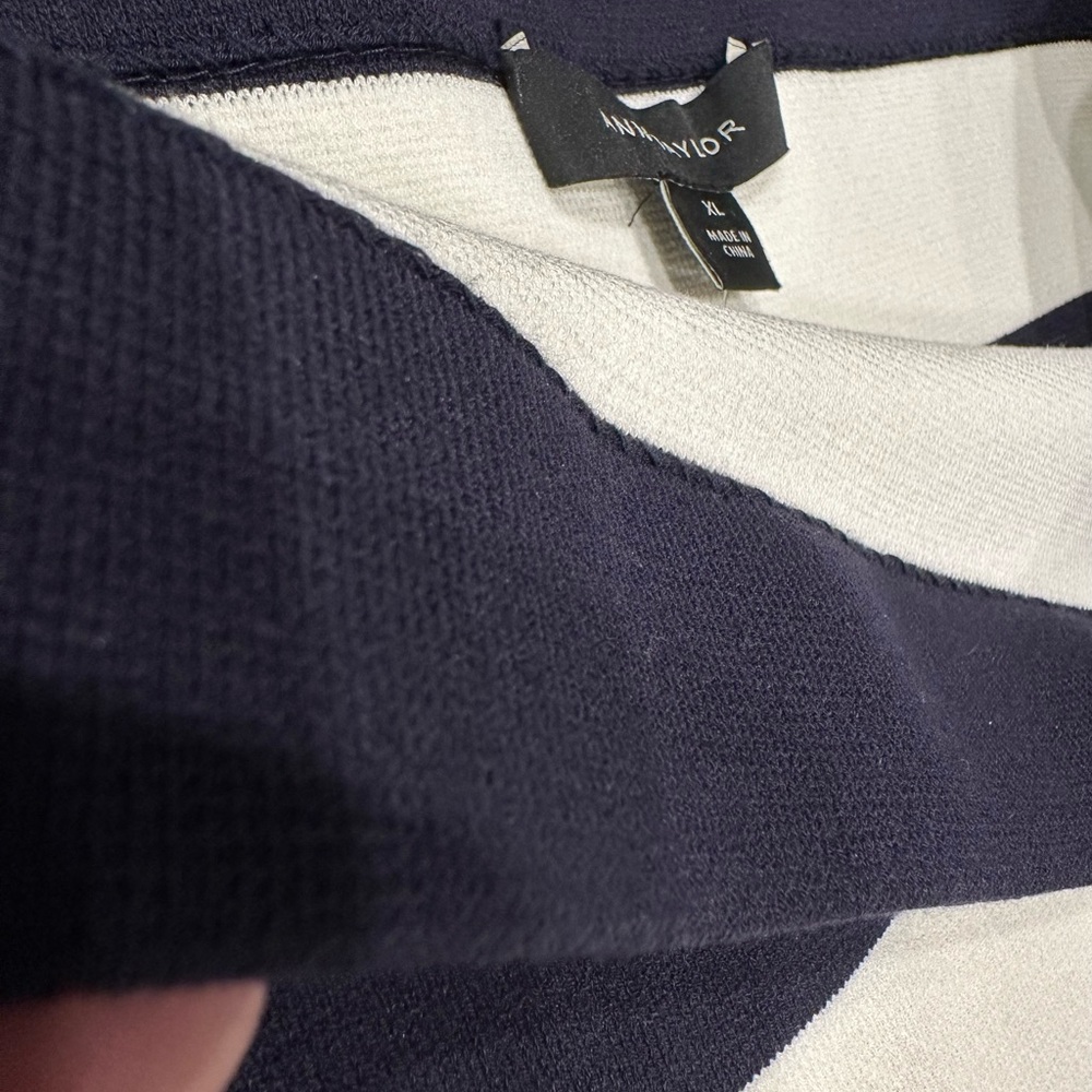 NWT Ann Taylor Knit Navy & Cream Striped Pull-on Skirt - Picture 6 of 13